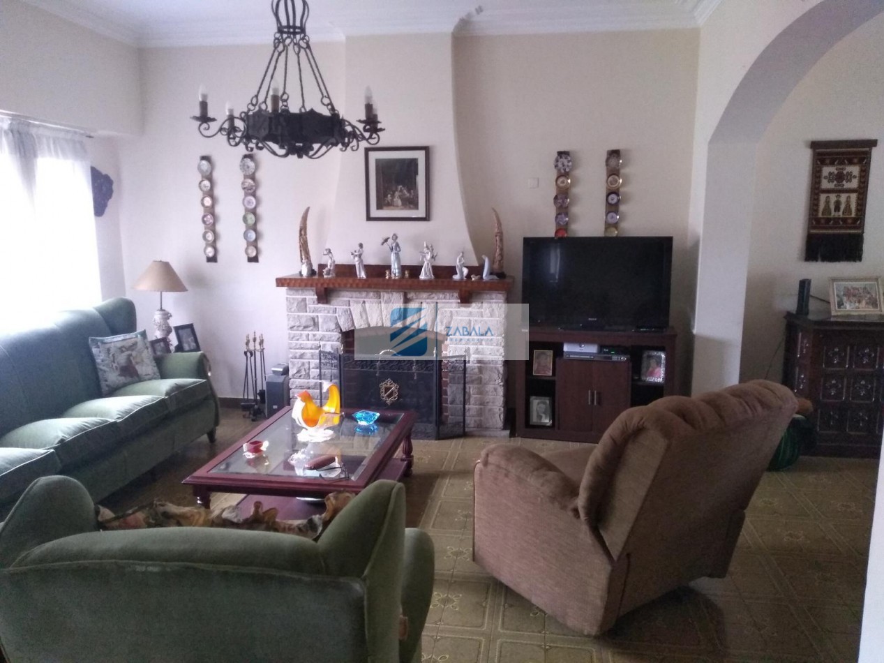 CASA 5 AMB PARQUE Y COCHERA 