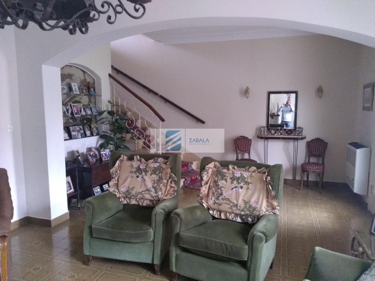 CASA 5 AMB PARQUE Y COCHERA 